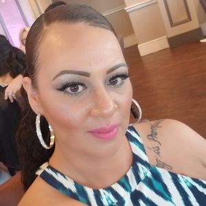 Meet your Posher, Cassandra